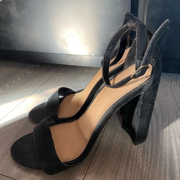 Black Heels - Picture 5 of 5